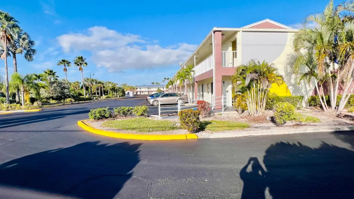 Flamingo Motel Main image