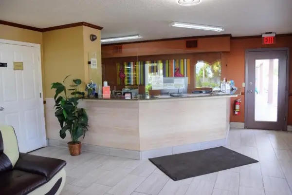 Flamingo Motel 5