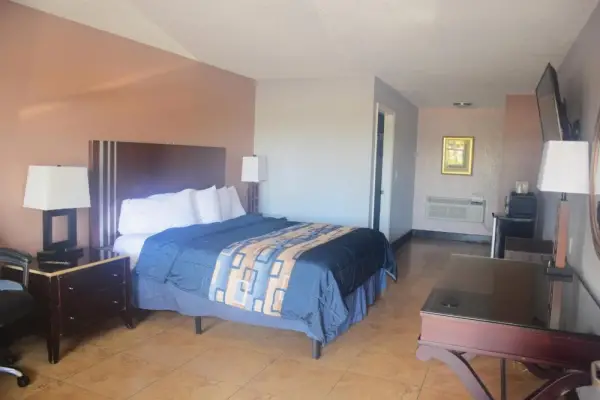Flamingo Motel 8